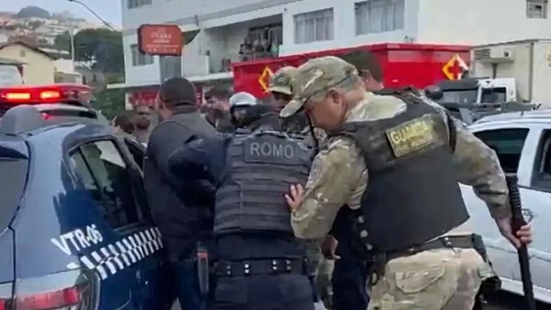 Suspeito foi detido pela Guarda Municipal e pela PM