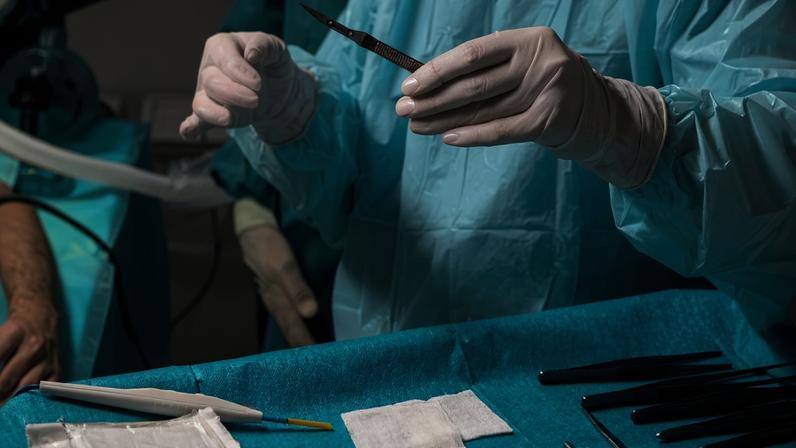 Não existe cirurgia para recuperar “virgindade anal”, afirma médico