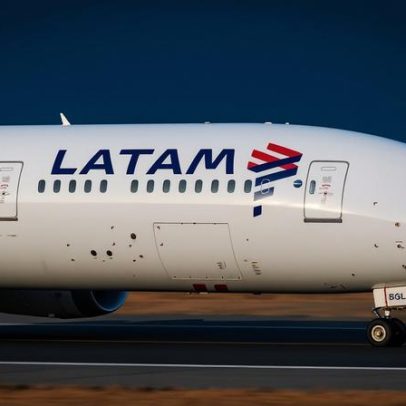 Latam paga R$ 160 mil a pilotos do Embraer E195-E2