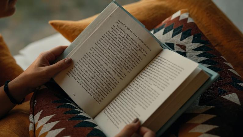 Conheça os campeões (em números de páginas) da literatura mundial — Foto: Clay Banks/Unsplash