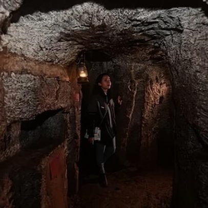 Vietnamitas viveram anos em redes de túneis para escapar da guerra