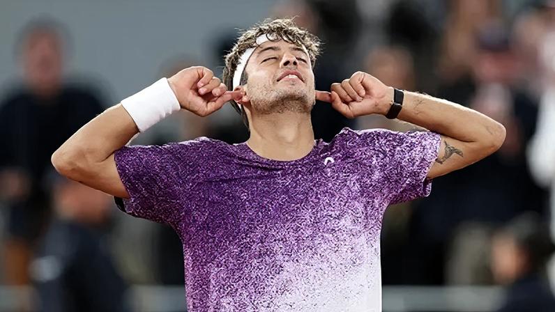 Flavio Cobolli alcançou a semifinal de Roland Garros