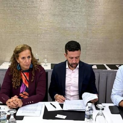 Deputados governistas pedem aos EUA investigação sobre Master e Flávio