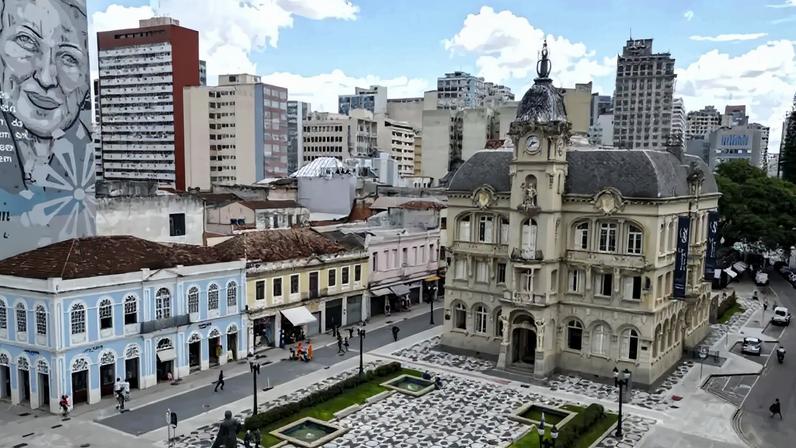 Curitiba registrou saldo positivo de 7.267 vagas de empregos formais ocupados por trabalhadores migrantes no Brasil em 2025. (Foto: José Fernando Ogura/Prefeitura de Curitiba)
