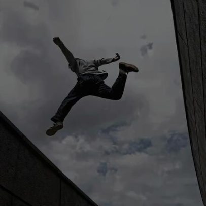 Parkour revela como o corpo interage com a arquitetura urbana