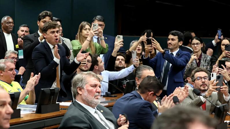 CCJ aprovou nesta quarta (10) PEC que reduz a maioridade penal. (Foto: Lula Marques/Agência Brasil.)