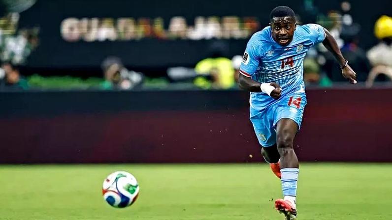 Noah Sadiki (Congo) durante jogo contra a Colômbia, no dia 23.06.2026.