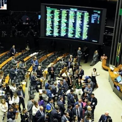 Oposição no Congresso tenta aprovar pautas eleitorais e maioridade penal
