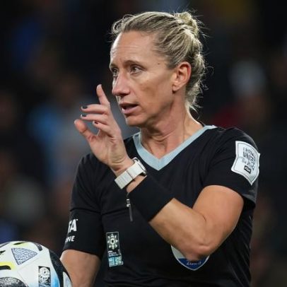 Árbitra Tori Penso, primeira mulher a apitar na Copa do Mundo de 2026