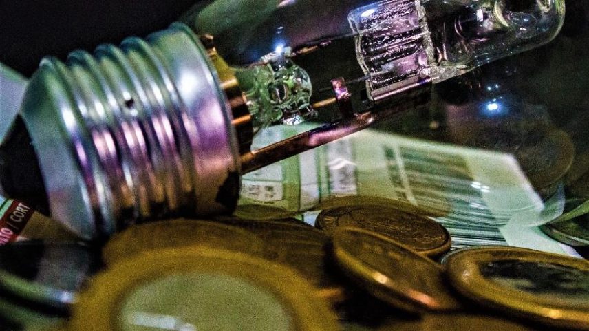 Contas de luz ficaram mais caras com adoção da bandeira tarifária amarela