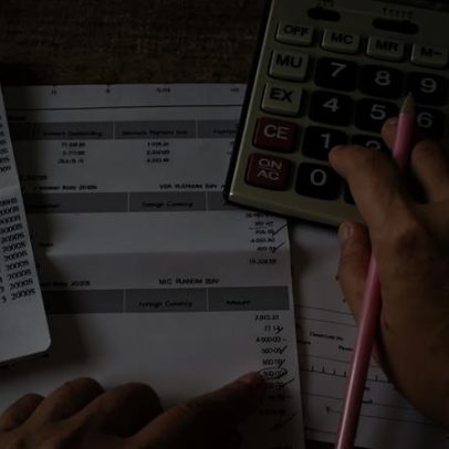 37% não pagaram alguma conta em maio, aponta PoderData