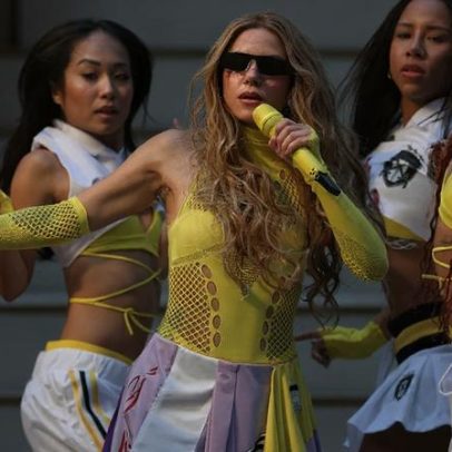 Brasileira acusa equipe de Shakira de copiar conceito de saia usada na Copa