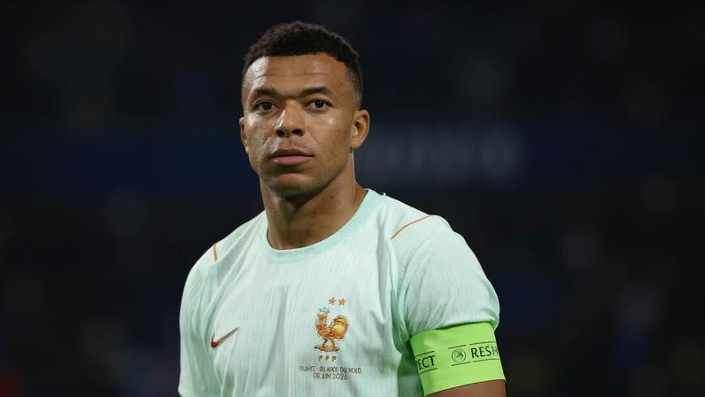 Mbappé se aproxima de recorde e pode superar nomes históricos (Foto: Sameer AL-DOUMY / AFP)