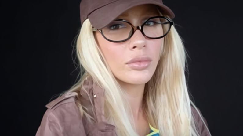 Karoline Lima, Bruna Biancardi e Carl Cabrino mostraram os looks para assistir ao jogo do Brasil