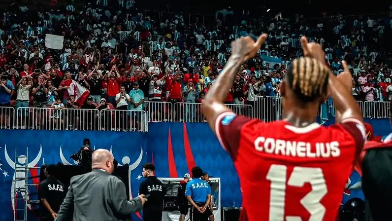 Derek Cornelius, zagueiro da seleção canadense.