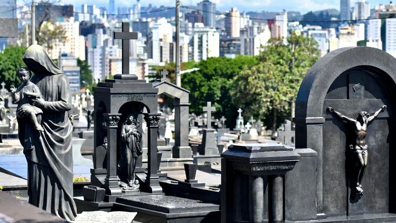 Atividade começa às 9h, com concentração na portaria do cemitério, e tem duração aproximada de 2h