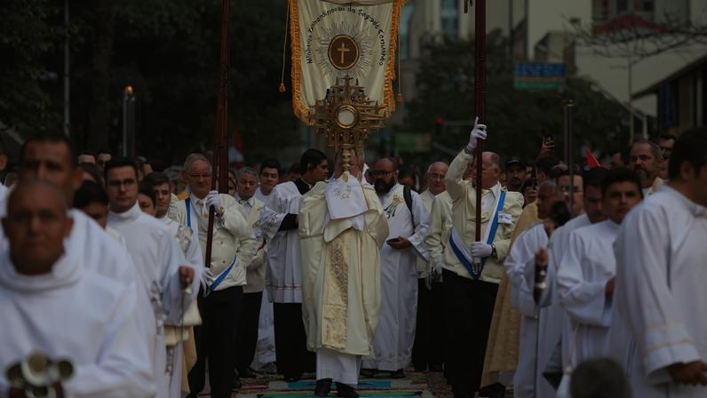 A Solenidade do Santíssimo Corpo e Sangue de Cristo, popularmente conhecida como Corpus Christi. (Foto: Lineu Filho/Gazeta do Povo/Arquivo)