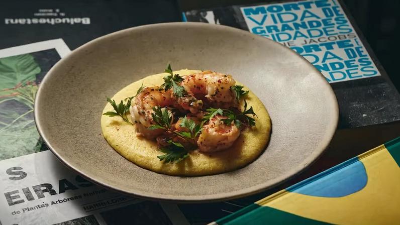 Receita de polenta cremosa com frutos do mar — Foto: Rodolfo Regini/Divulgação