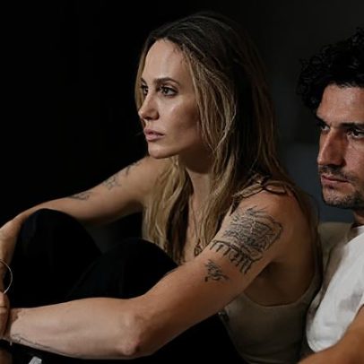 Angelina Jolie diz preparar filhos para possível perda por histórico de câncer
