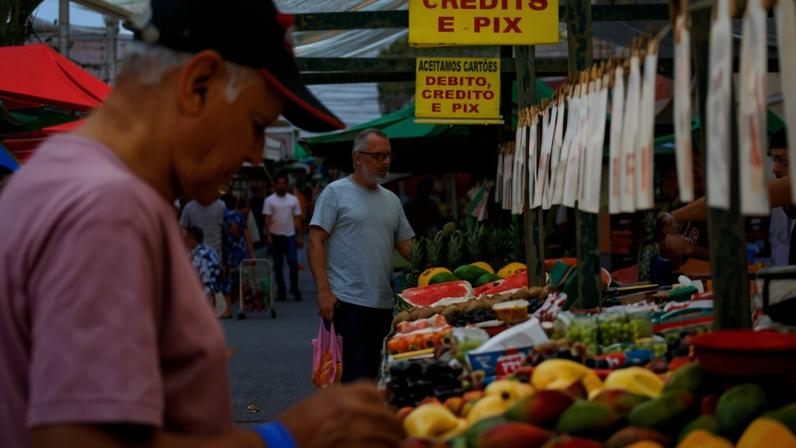 Inflação em maio tem alívio parcial; alimentos pesam