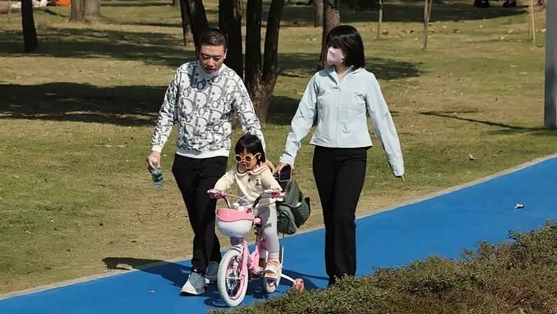 Custo de criar filhos na China cai a partir do segundo filho