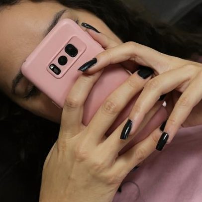 Reino Unido pressiona plataformas a proteger crianças de imagens de nudez