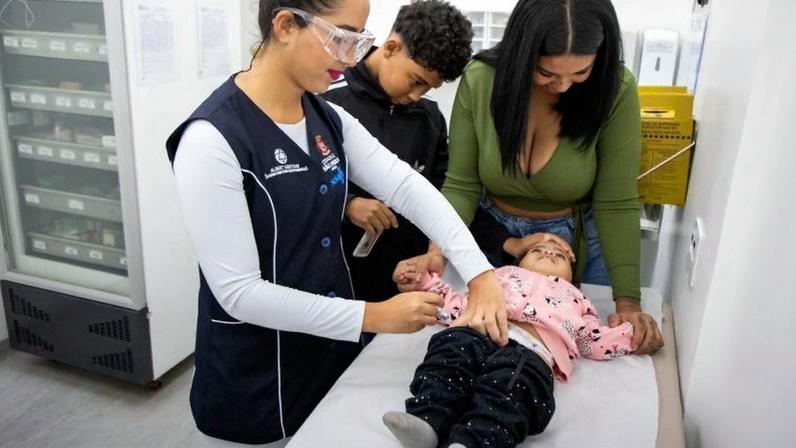 Ministério da Saúde inicia vacinação infantil com Pneumo 20
