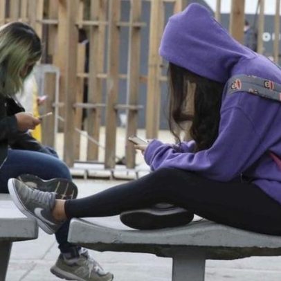 República Tcheca propõe proibir celulares em escolas