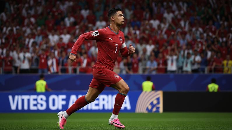 Cristiano Ronaldo celebra seu gol na Copa do Mundo de 2026