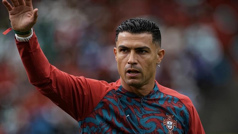 Cristiano Ronaldo, atacante de Portugal, em aquecimento contra RD Congo