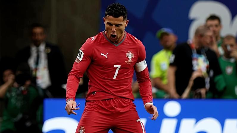 Cristiano Ronaldo comemora após marcar para Portugal contra Uzbequistão pela Copa do Mundo 2026