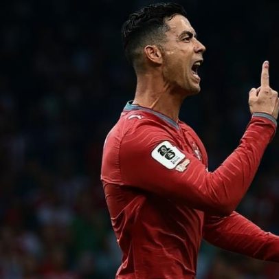 Cristiano Ronaldo ignora pergunta de repórter ao ouvir Messi em coletiva