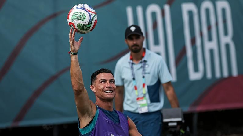 Cristiano Ronaldo, aos 41 anos, busca seu primeiro título mundial. (Foto: Miguel A. Lopes/EFE/EPA)