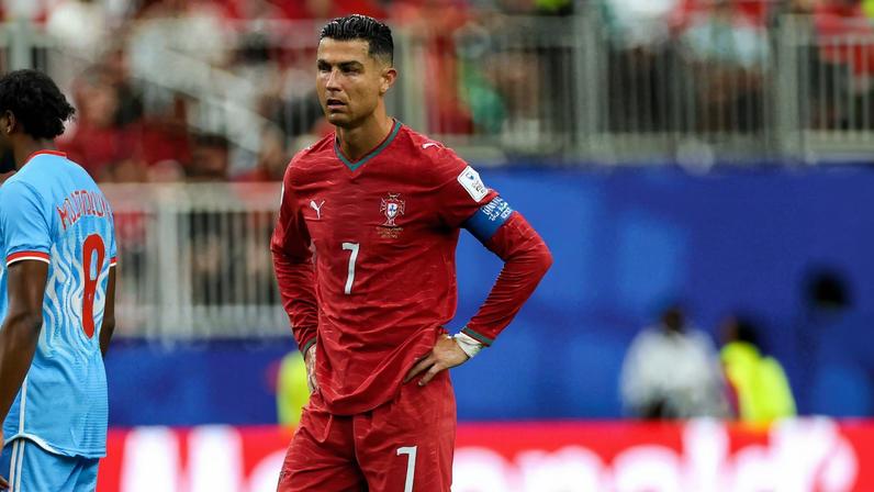 Foto colorida de Cristiano Ronaldo - Metrópoles