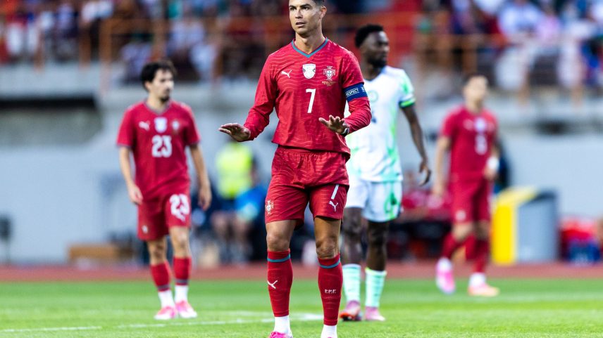 Foto colorida de Cristiano Ronaldo - Metrópoles