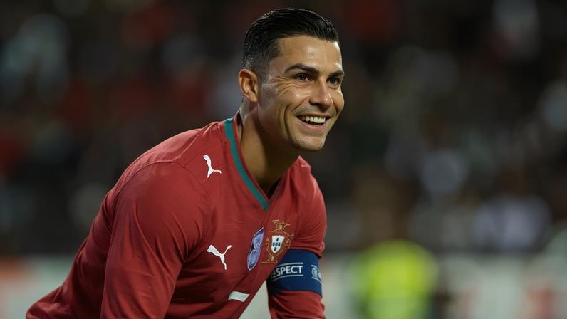 Cristiano Ronaldo, capitão de Portugal, chega para a disputa da histórica sexta Copa do Mundo com a motivação elevada.