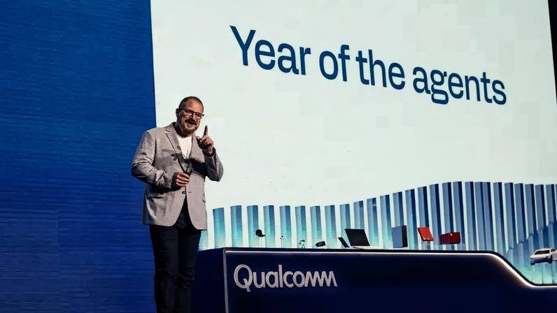 Christiano Amon, CEO da Qualcomm, discursa na abertura da Computex 2026, em Taipei, e diz que a nova geração de inteligência artificial vai redefinir o papel dos dispositivos (Divulgação/Divulgação)