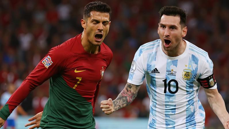 Cristiano Ronaldo e Lionel Messi já estiveram de lados opostos na fase de grupos da da Ligas do Campeões de 2002. Na ocasião o craque português jogava na Juventus, e o argentino no Barcelona - por REUTERS/Albert Gea/Direitos reservados