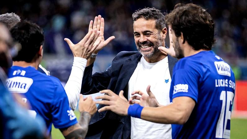 Técnico Artur Jorge terá tranquilidade para treinar e fazer ajustes na equipe antes de volta do Brasileirão