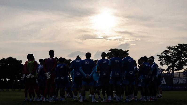 Plantel ficará três semanas afastado das atividades na Toca