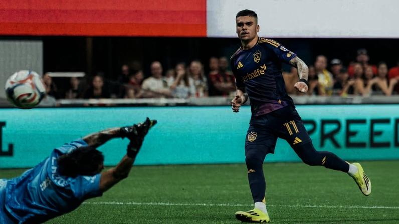 Atacante Gabriel Pec, do LA Galaxy, entrou na mira do Cruzeiro