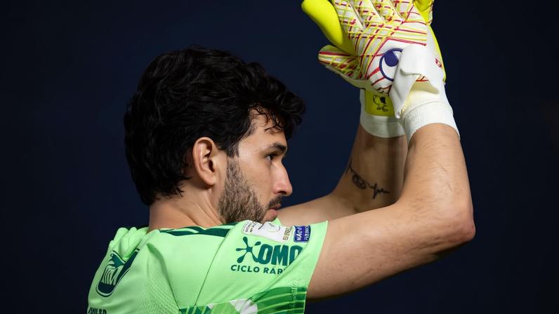 Otávio se firmou como goleiro titular do Cruzeiro