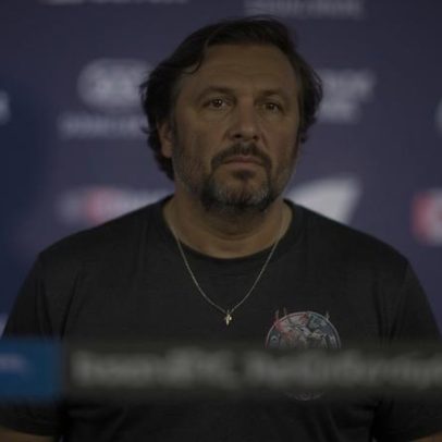A.J. Brown fala com a imprensa um dia após Patriots o adquirirem