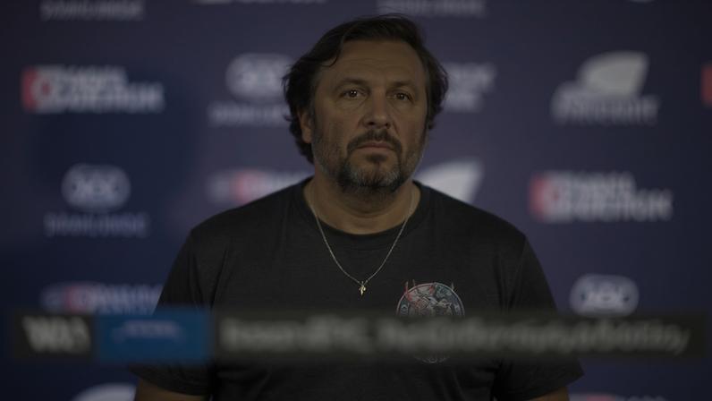 A.J. Brown fala com a imprensa um dia após Patriots o adquirirem