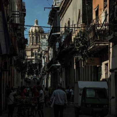 Cuba aprova reformas que ampliam espaço ao setor privado