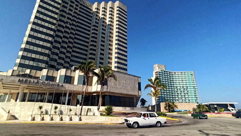 Unidade da rede Melià Hotels em Havana, capital de Cuba (Foto: Ernesto Mastrascusa/EFE)