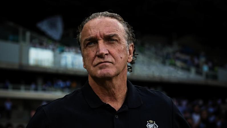 Cuca estreou pelo Santos neste domingo, contra o Cruzeiro
