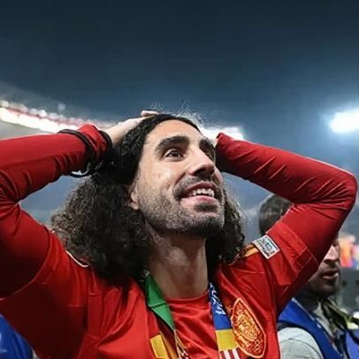 Cucurella leva pijama da esposa como amuleto na Copa