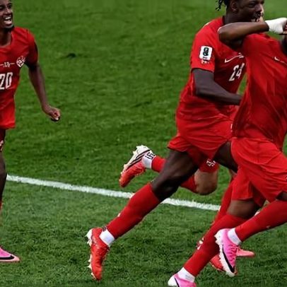Canadá faz valer mando na estreia sem estrelas