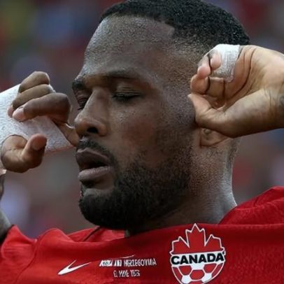 Atacante canadense celebra dia de herói após virada na Europa